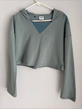 Gymshark Cropped Hooded Top in Sage Green